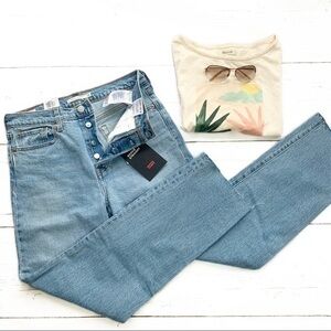 NEW Levi’s Wedgie Straight light blue jeans